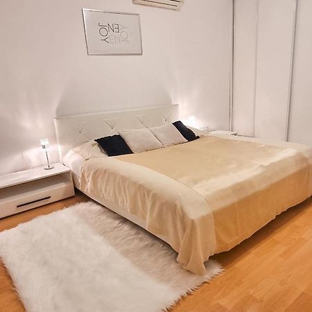 Modern & Cozy Apartment Near Hockey & Football Arena Pozsony Kültér fotó